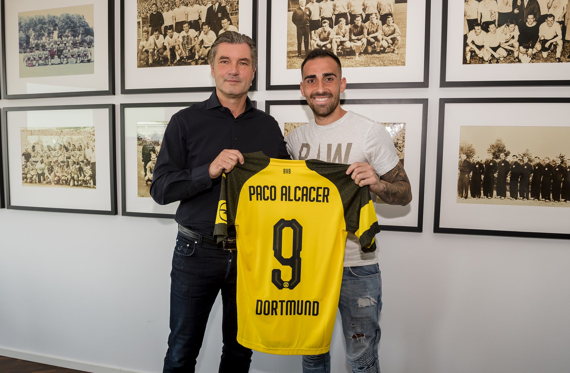 Barcelona Paco Alcacer Joins Dortmund On Loan