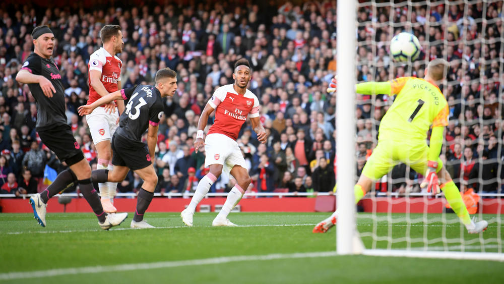 Quick Fire Double Helps Arsenal Defeat Everton