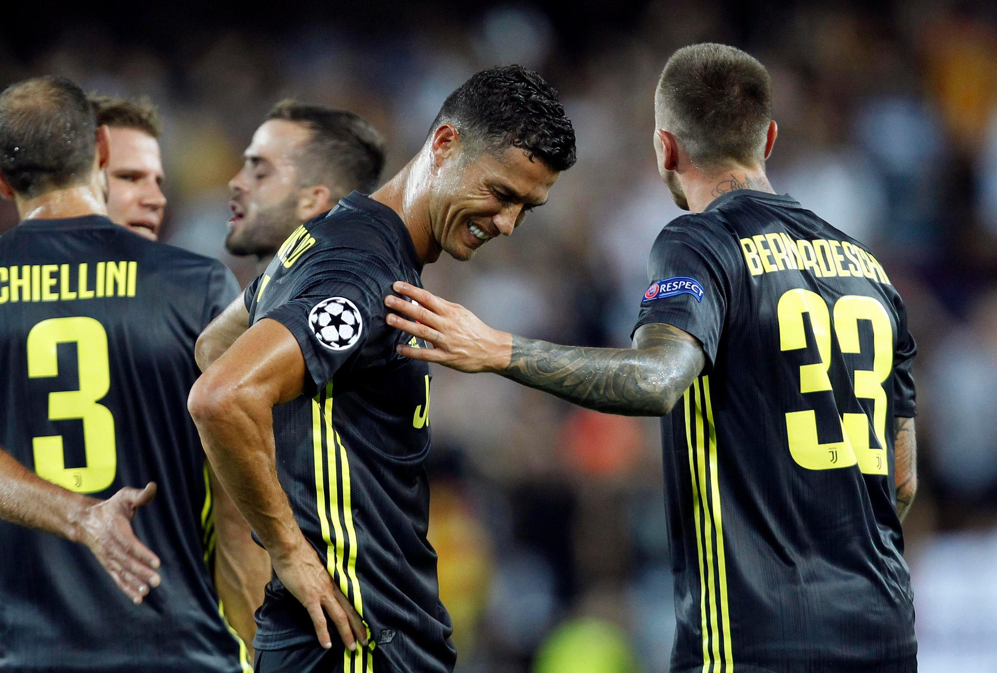Juventus Defeat Valencia Despite Ronaldo Sending Off
