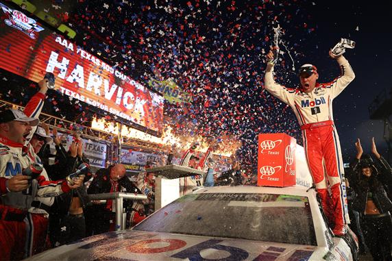 After Texas Win, Kevin Harvick Makes Championship 4 for a 4th time