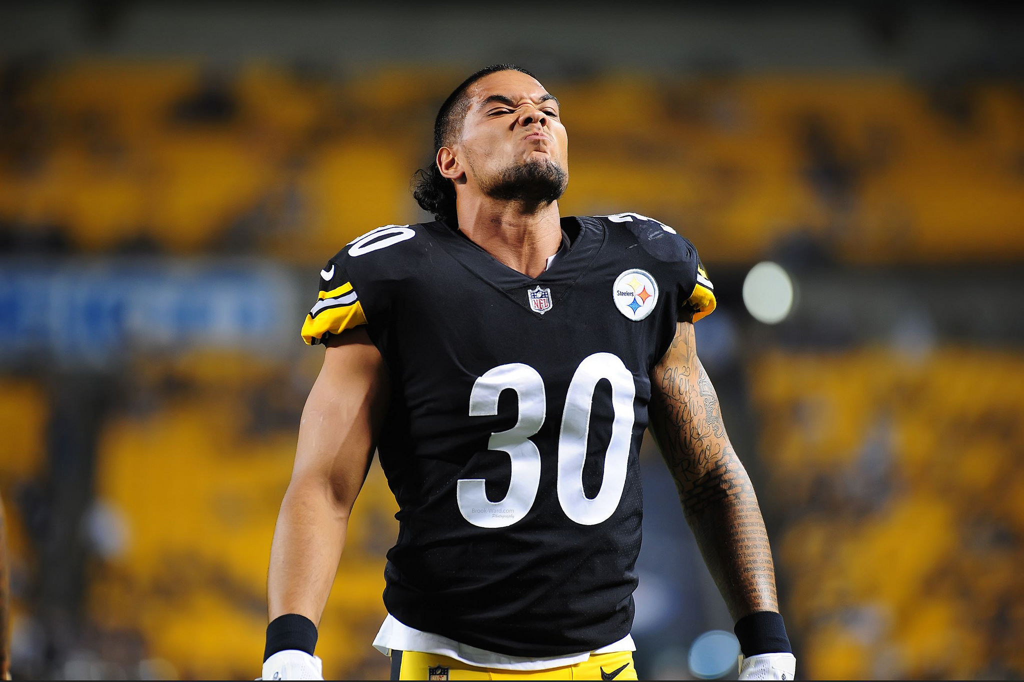 Pittsburgh Steelers RB James Conner not ruled out vs. Patriots