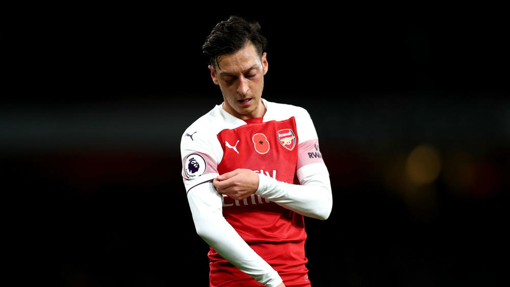 Ozil and Emery Feud Hits New Low