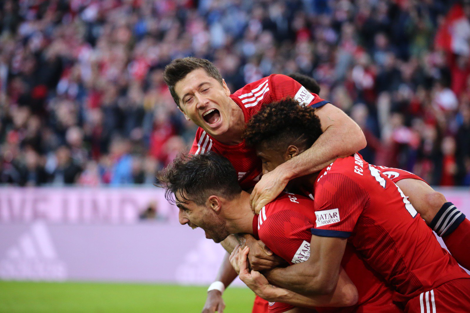 Bayern Overwhelm Dortmund