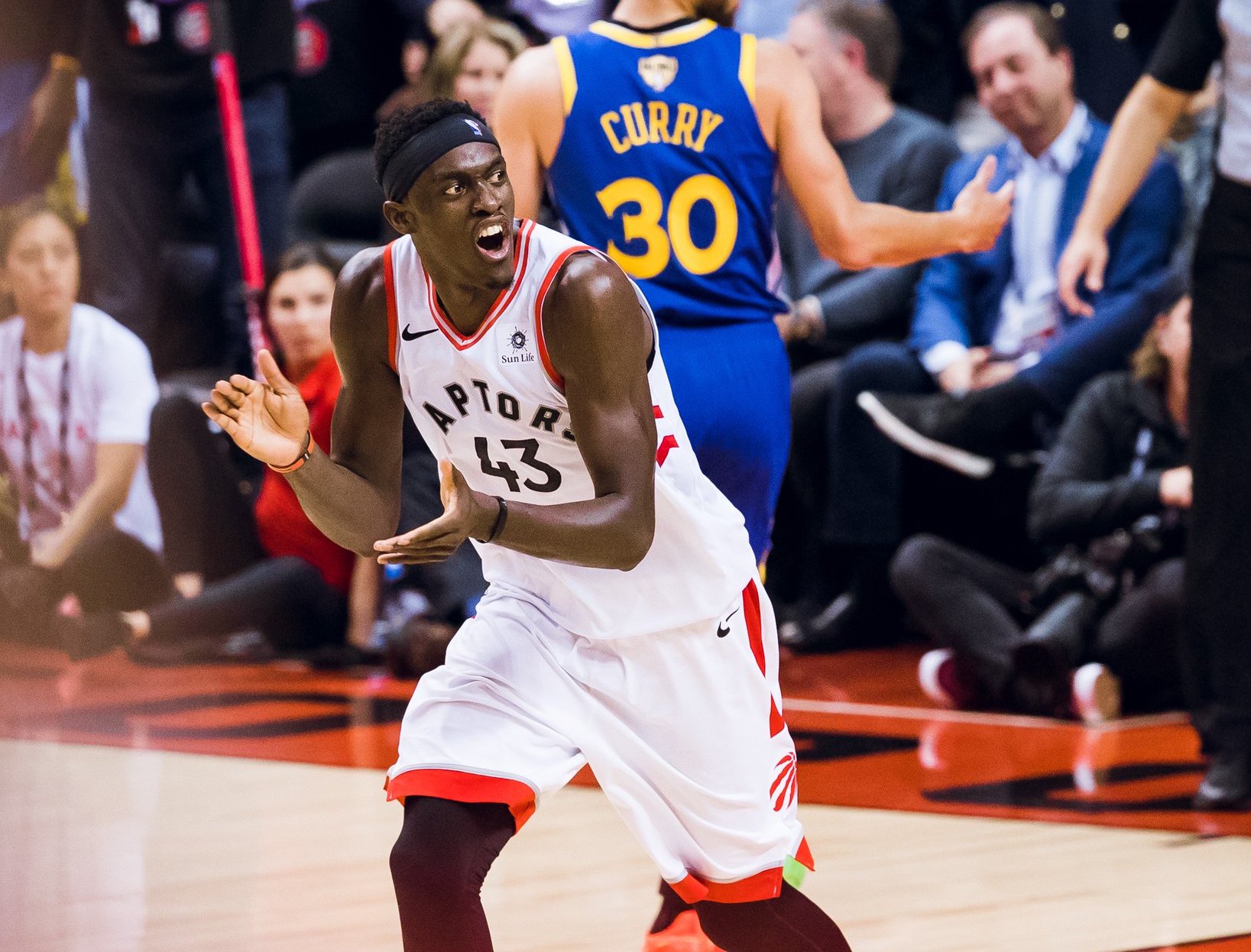 Siakam Leads Raptors Past Warriors In Game One