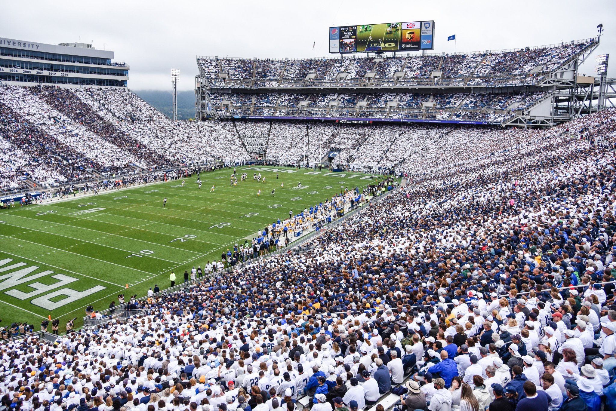 Penn State Survives Pitt In Keystone Classic