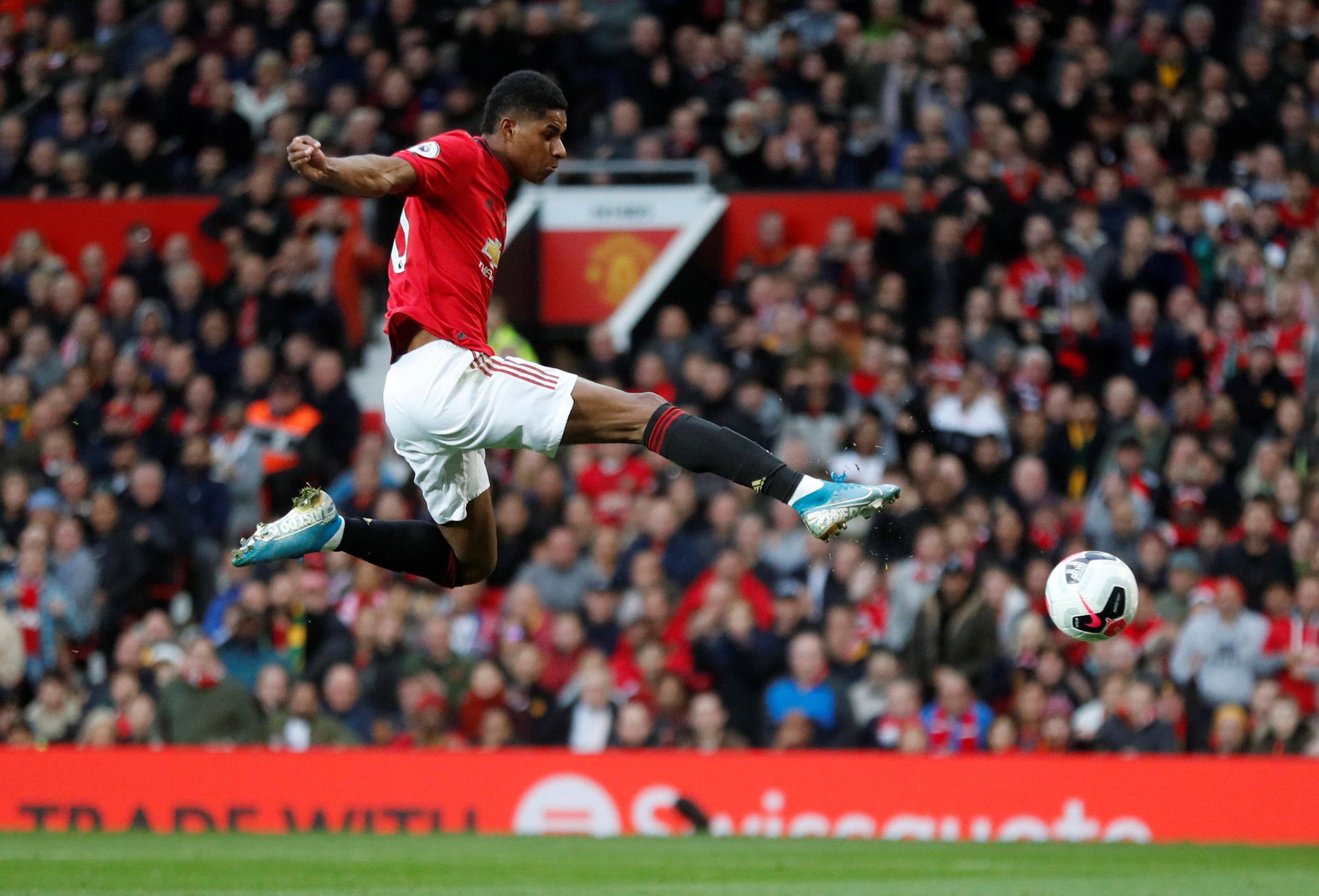 Manchester United Earn Point Against Liverpool