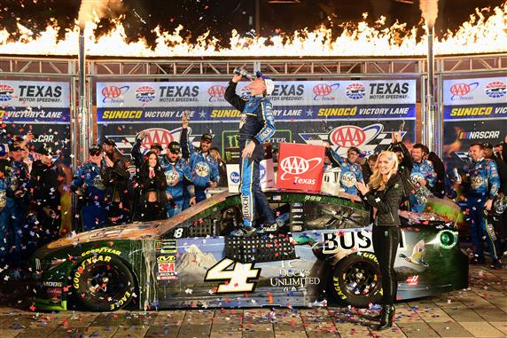 Harvick Heading to Homestead After Third-Straight Texas Win