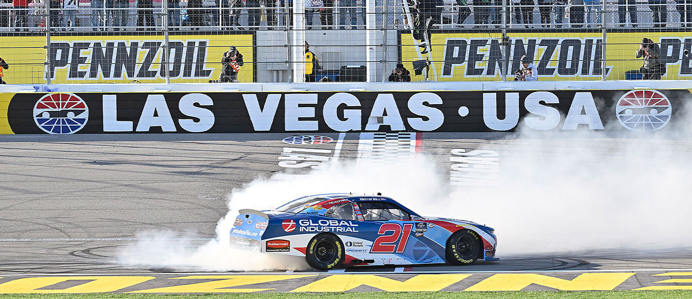 Hill Outlasts Smith For Las Vegas Xfinity Win