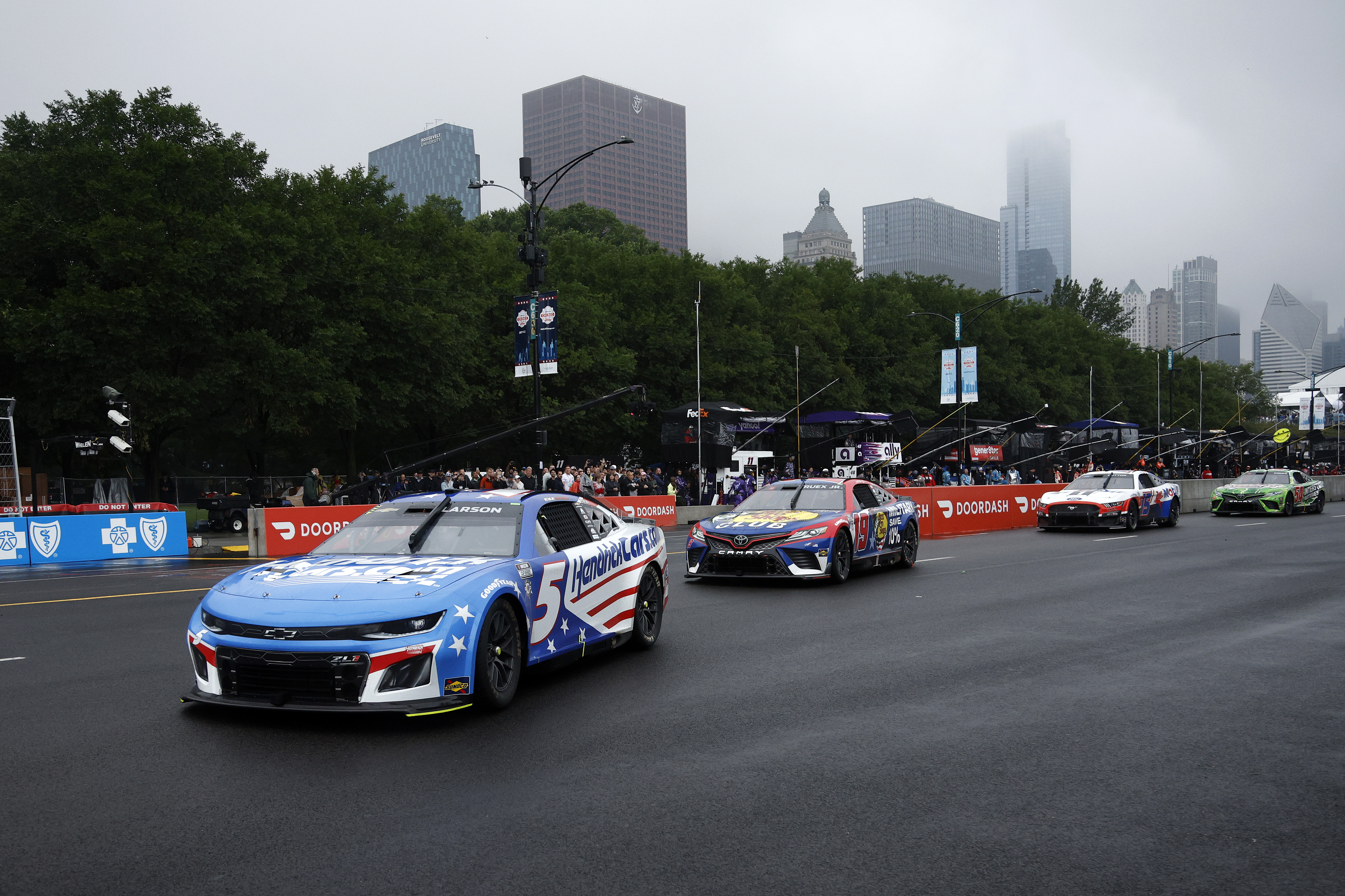 Who Can Clinch a Chicago Street Course Win?