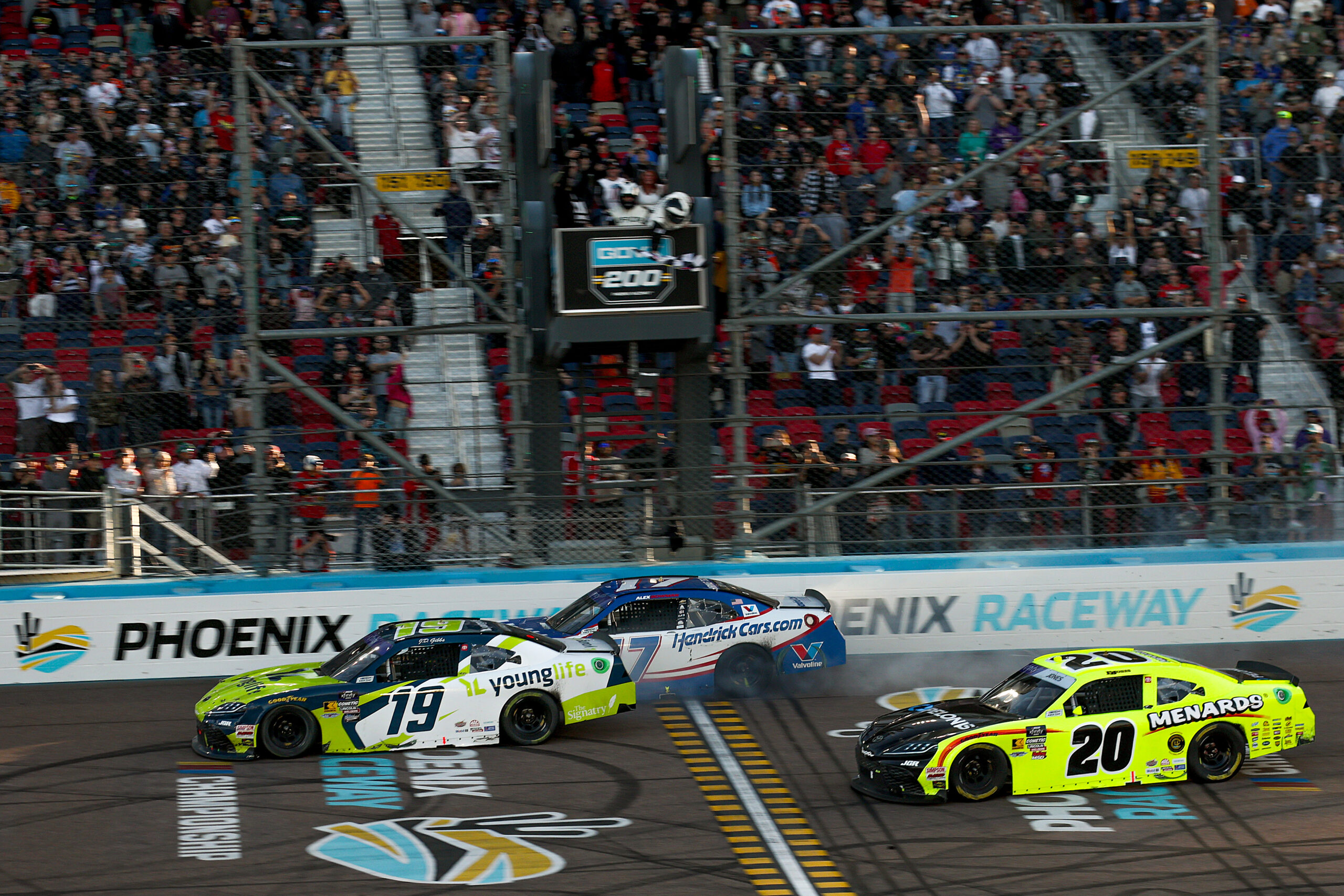 Almirola Takes Phoenix in Frantic Photo Finish