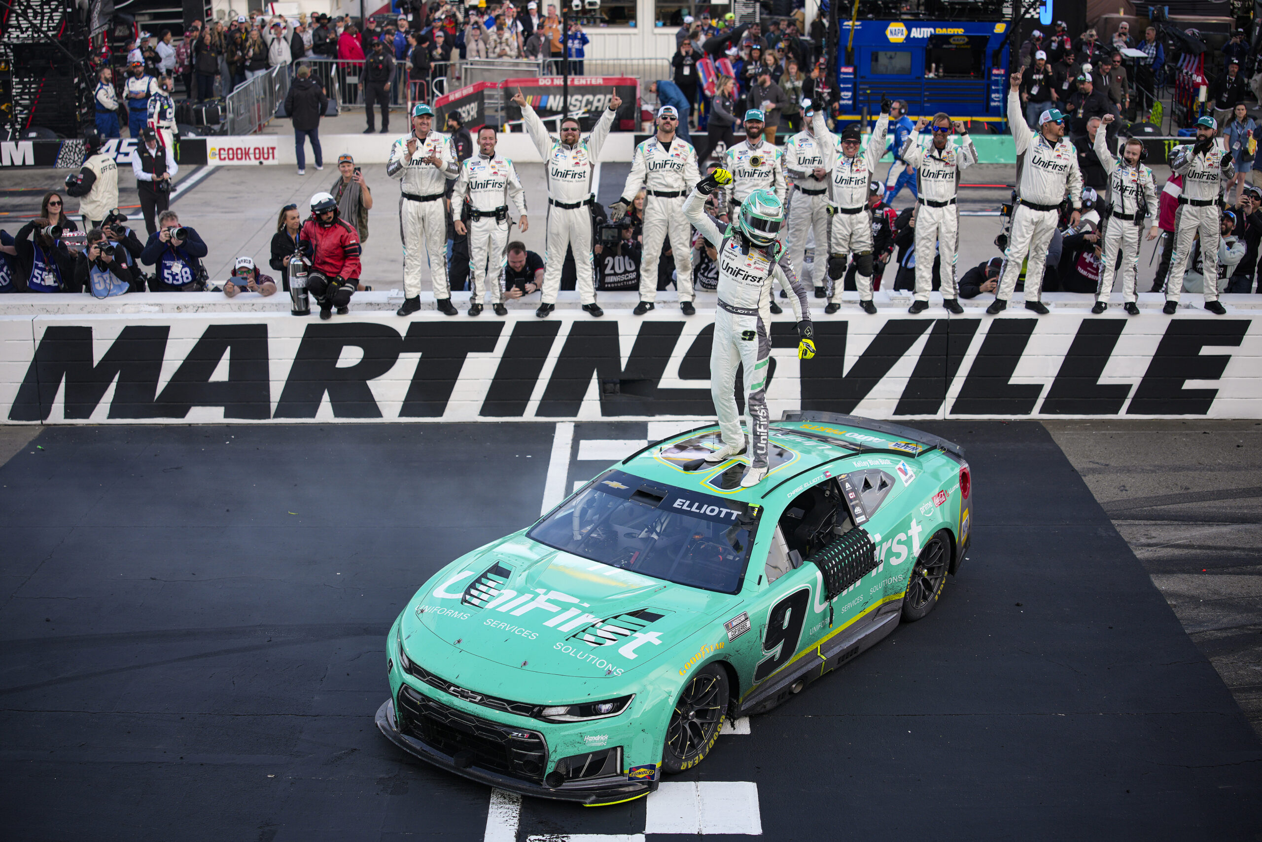 Chase Elliott Clocks in for Clutch Martinsville Victory
